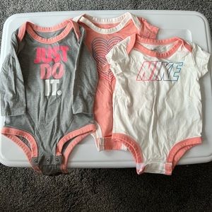 Nike onesies excellent condition